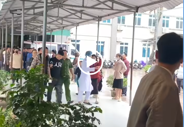 [VIDEO] Giây phút gia’p mặt đối tượng và khoảnh khắc nhân chứng cư’u lấy cháu nhỏ từ tay kẻ gây a’n ở Nghệ An