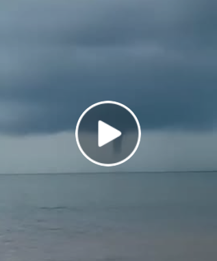 Vi:deo cận cảnh lốc xoáy