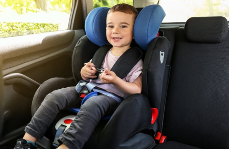 Từ 01/01/2026, buộc phải có ghế an toàn cho trẻ dưới 10 tuổi ngồi ô tô