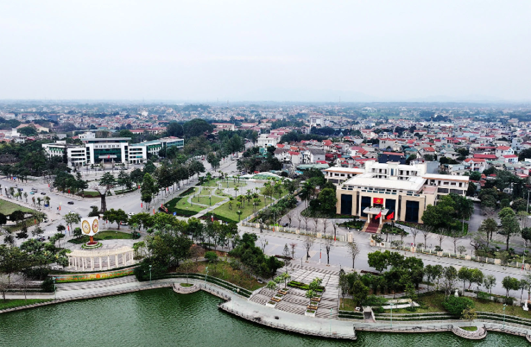 Phú Thọ siê’t ch;ặt văn hóa công sở: “4 xin – 4 luôn”, không m’,ặc quâ`n bo`, va’y ngă’n