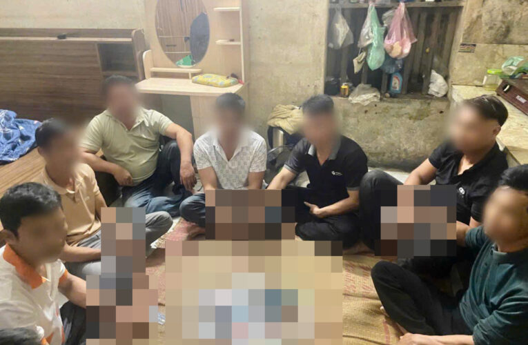 Bă’t quả tang 5 đối tượng chơi “liêg” ăn tiê`n ở Phú Thọ