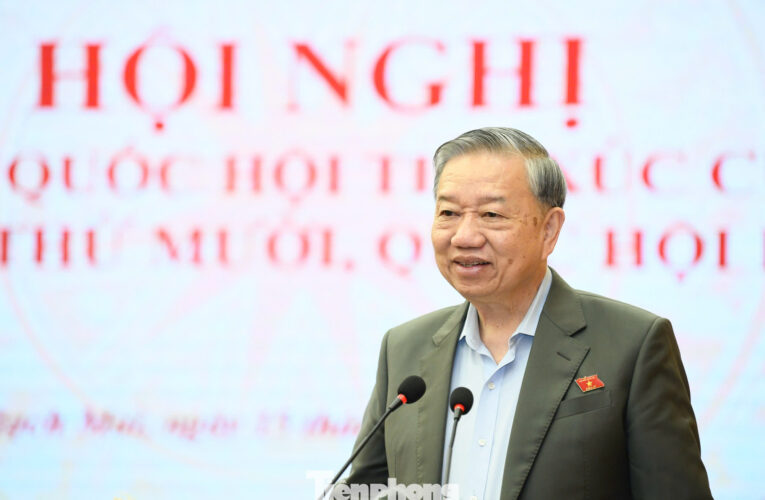 Tổng Bí thư Tô Lâm yêu cầu kiểm tra tình trạng ‘miễn học phí, nhưng trường bày ra nhiều thứ khác để thu tiền’