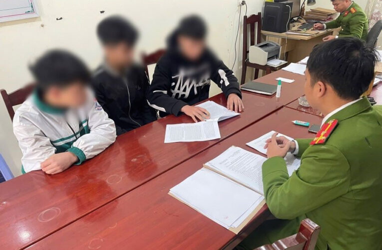 Công an Phú Thọ xử lý 3 học sinh chê’ tạo, ta`ng trữ pha’o n:ổ