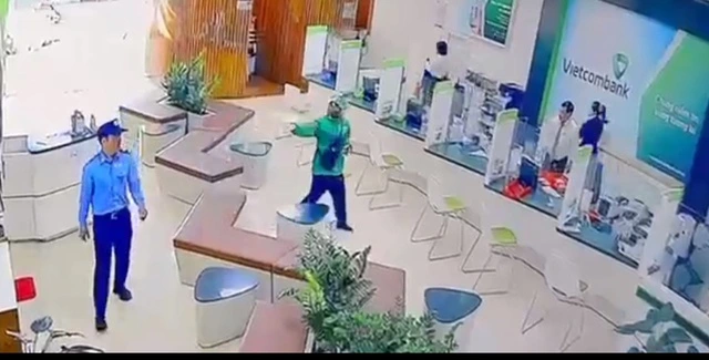 Công an tỉnh Gia Lai công bố nghi phạm c:uopp ngân hàng